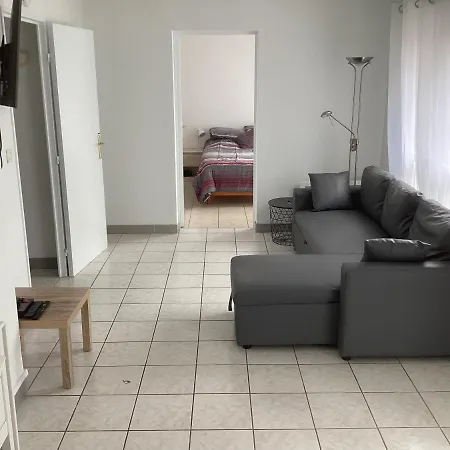 T2 Calme Proche De Porce Apartment *